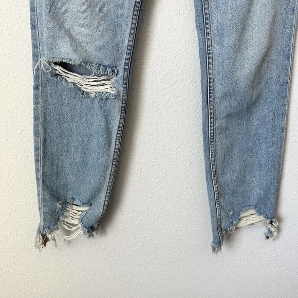 We The Free Light Wash Distressed Hem Mid Rise Jeans - Picture 3 of 4